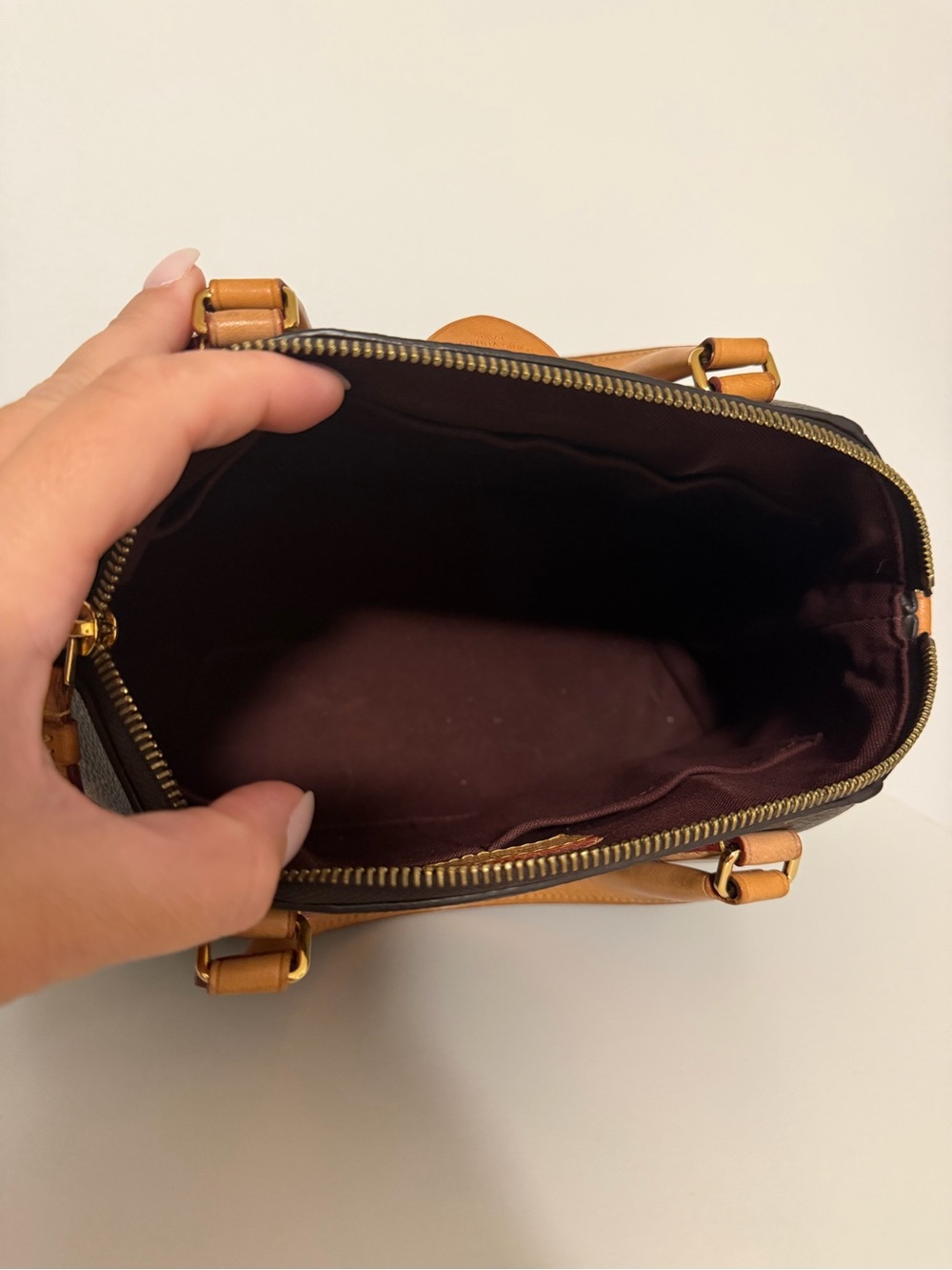 Louis Vuitton Rivoli PM - Picture 3 of 7